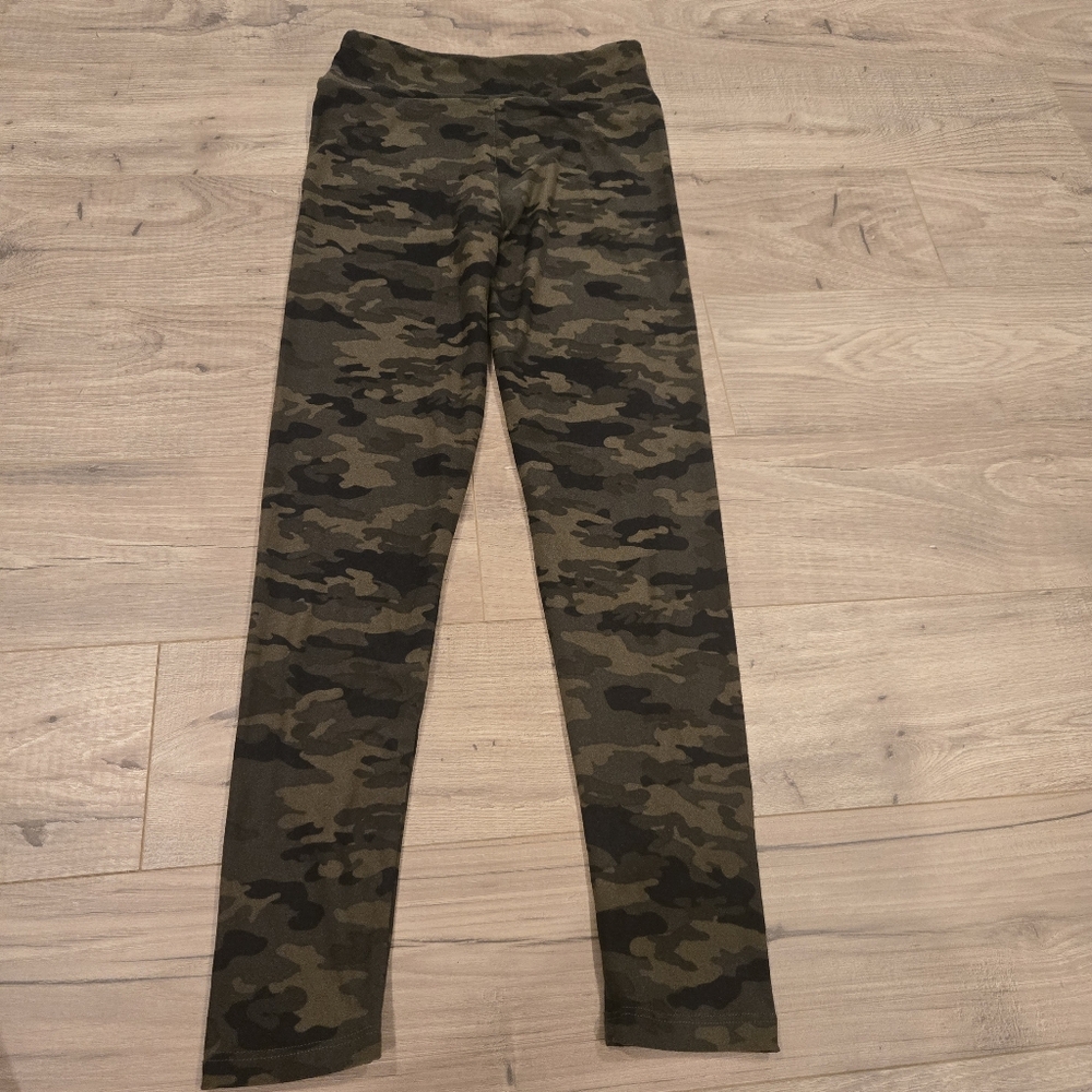 NWOT LULAROE Camo Green Brown Buttery Soft Leggings Size Tween (Juniors 00-0)